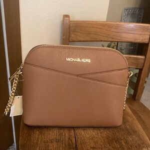 Michael Kors Jet Set Travel Medium Dome Crossbody Purse NWT